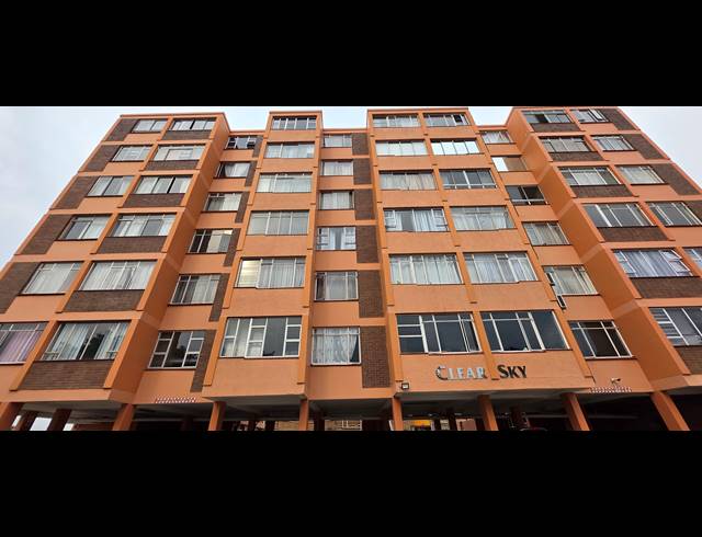 1.5 BEDROOM APARTMENT FOR SALE IN OVERPORT